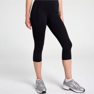 CALIA by Carrie Underwood PowerMove High Rise Knee Crop Leggings XS NEW Black